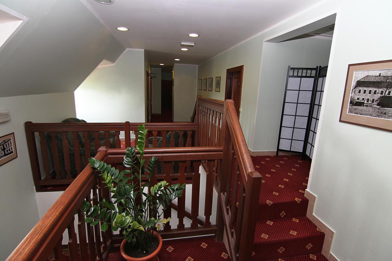 Zamek Havirov Hotel Luaran gambar