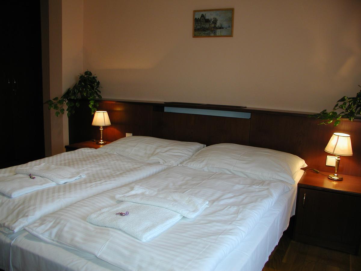Zamek Havirov Hotel Luaran gambar
